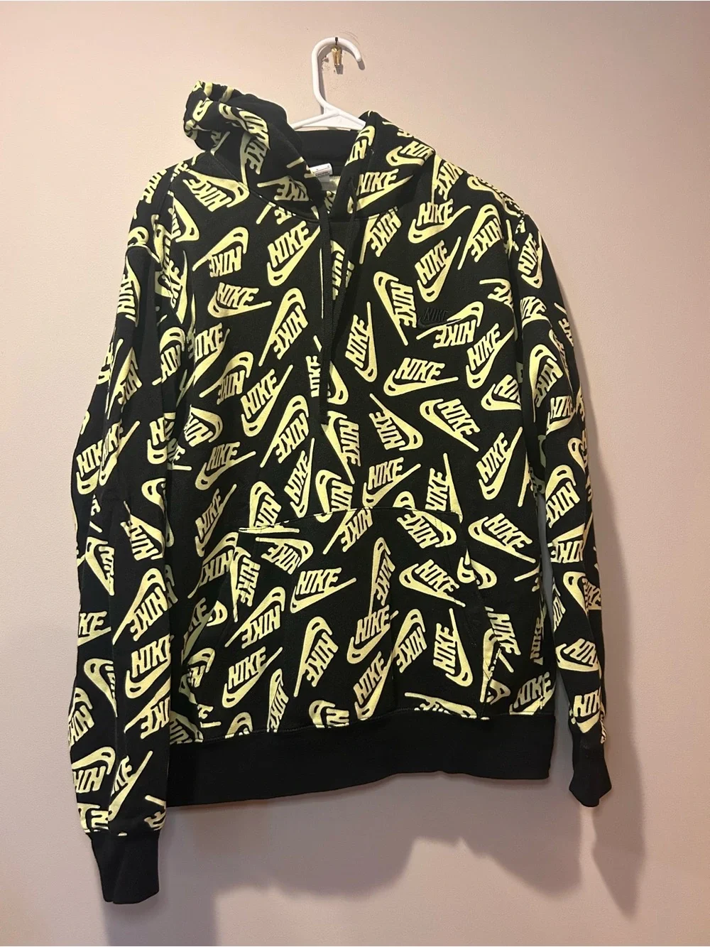 Nike Large Sportswear Men's Fleece Warm Pullover Hoodie Black Green Allover Logo